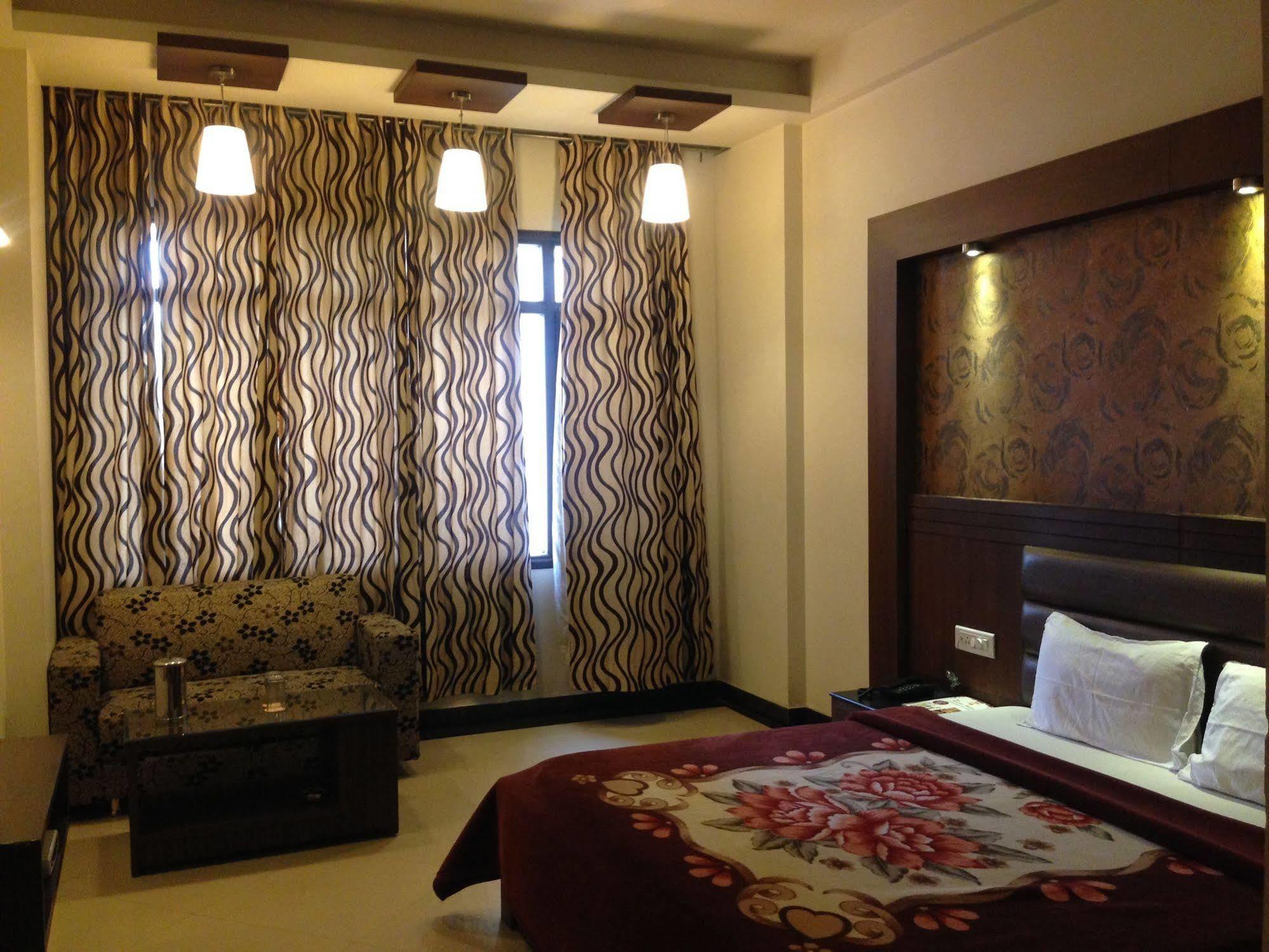 Namaskar Residency Hotel Amritszár Kültér fotó