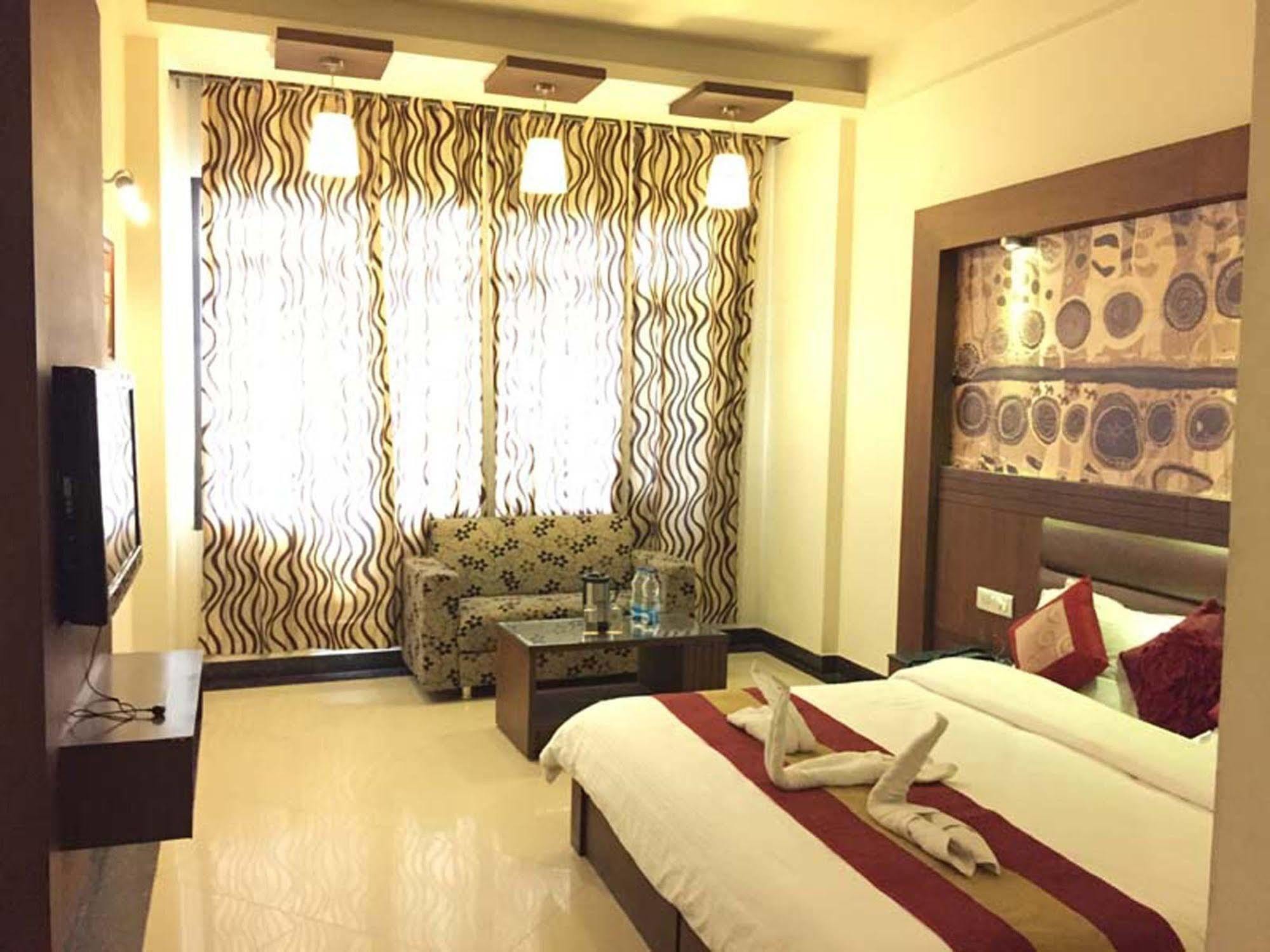 Namaskar Residency Hotel Amritszár Kültér fotó